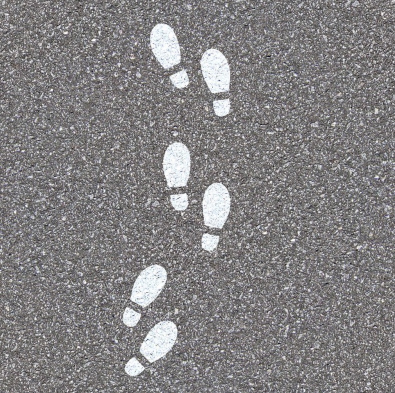 Des traces de pas